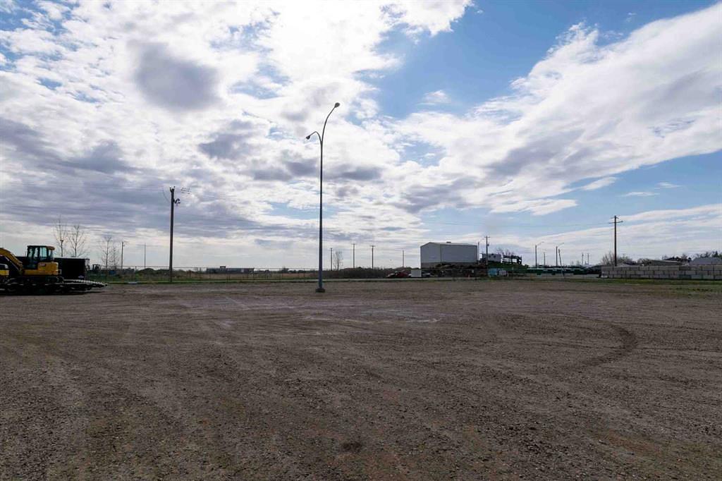 300e, Raymond, AB