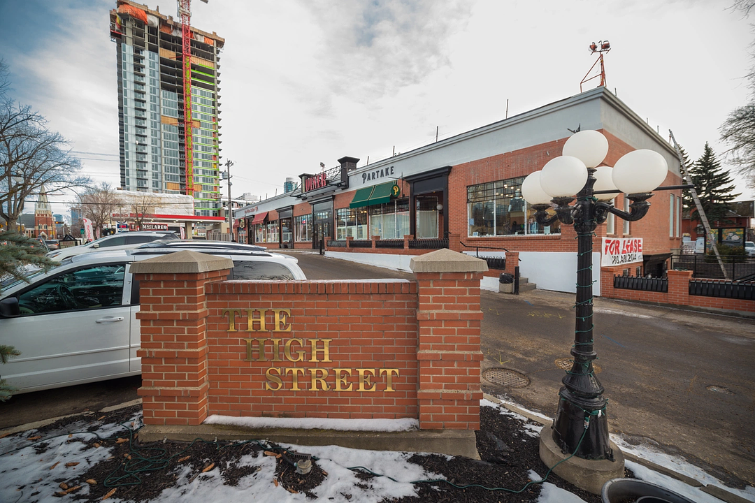 Endcap - 102 Avenue Northwest, Edmonton, AB