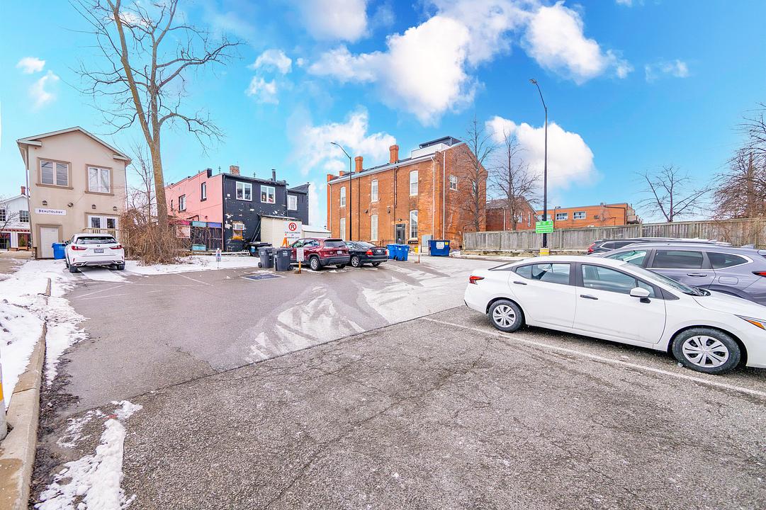 277 Queen Street South, Mississauga, ON