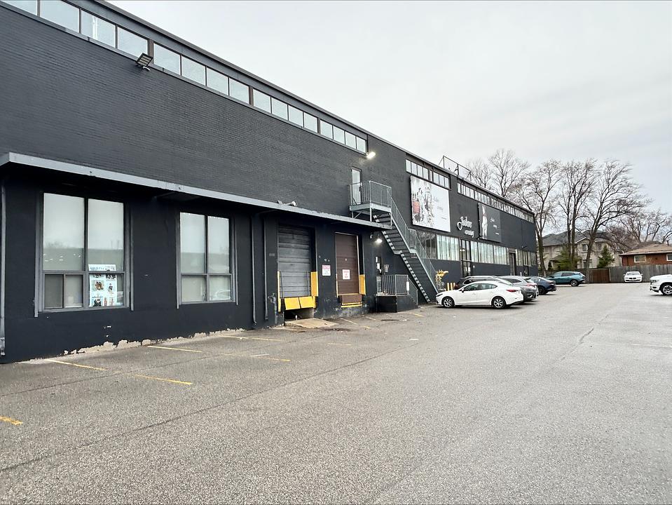 209 - 160 Tycos Drive, Toronto, ON