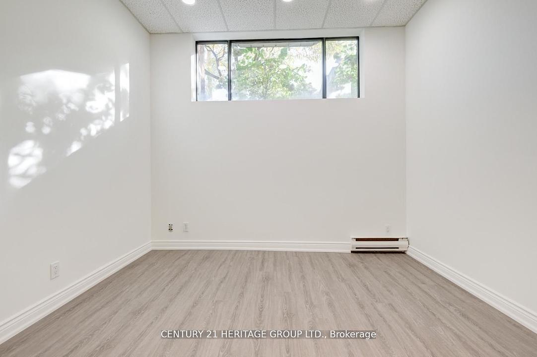 101 - 2900 Yonge Street, Toronto, ON
