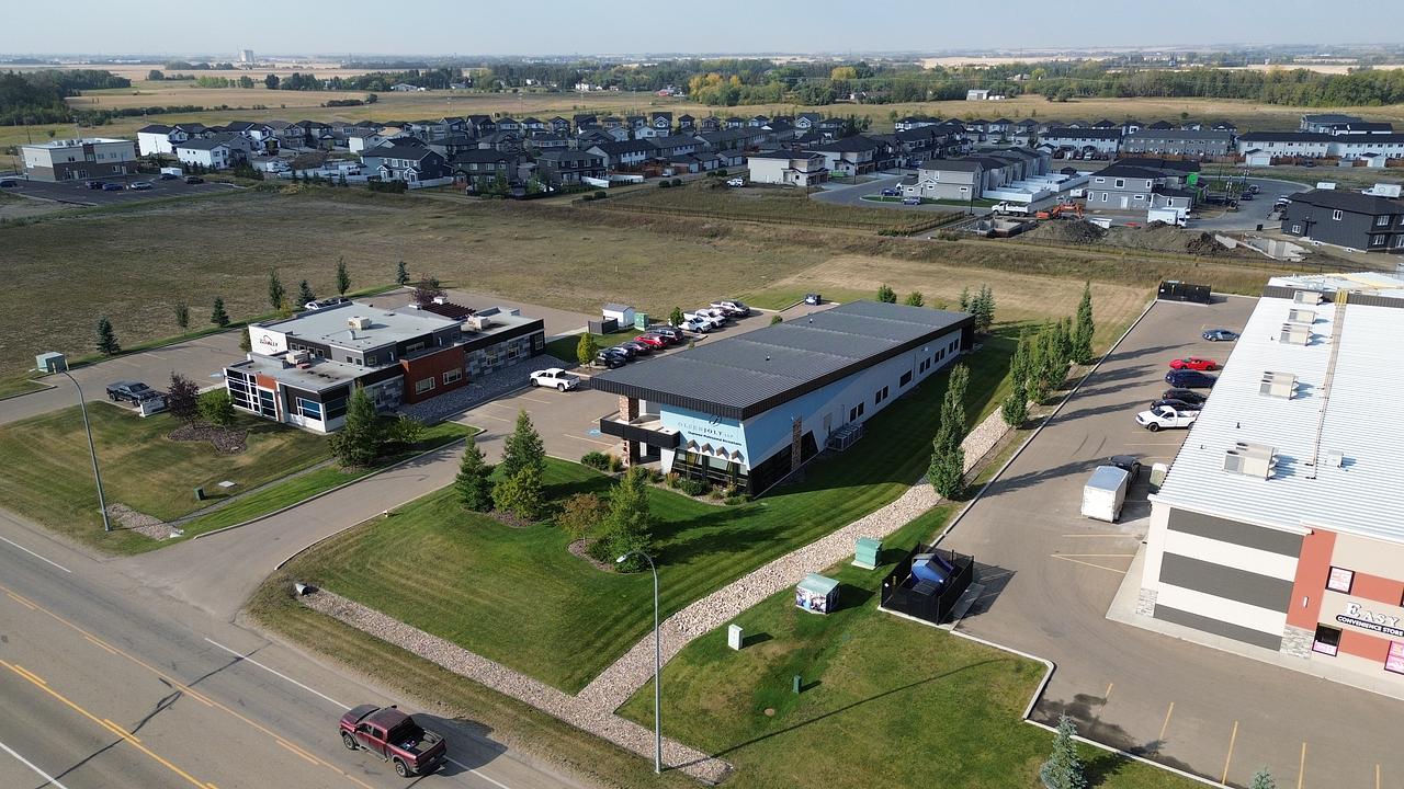 Building - 518 Laura Avenue, Red Deer County, AB
