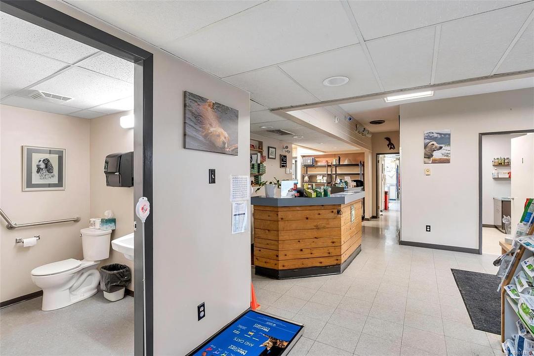 1033 Canada Avenue, Duncan, BC