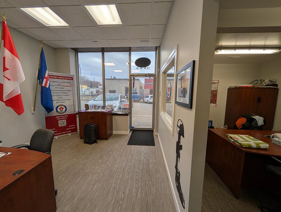 242 12B Street North, Lethbridge, AB