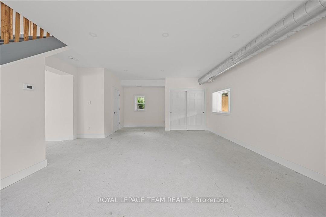 5967 Perth Street, Ottawa, ON