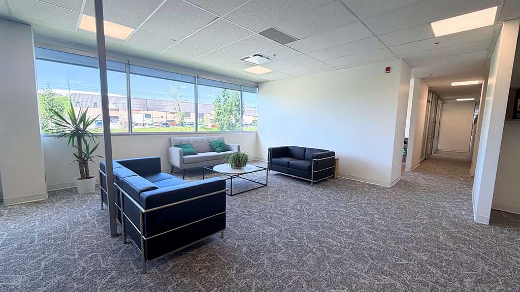 350 - 1200 59 Avenue Southeast, Calgary, AB