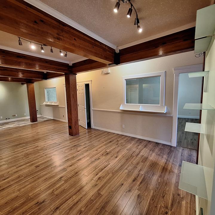 1 - 77 Victoria Crescent, Nanaimo, BC