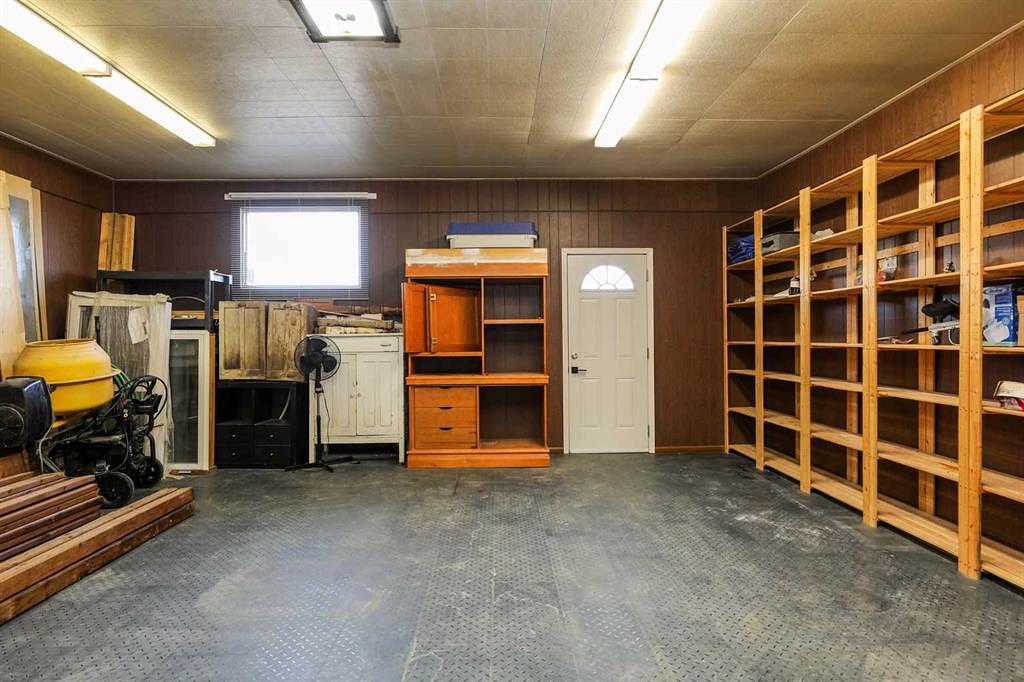 111 4 Avenue, Warner, AB