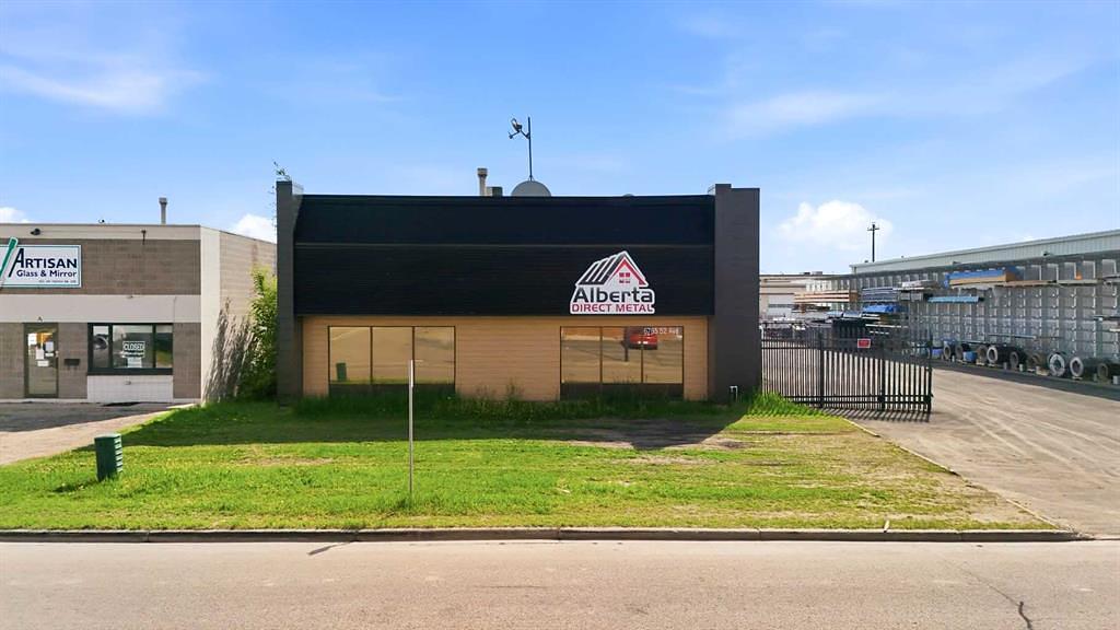 6785 52 Avenue, Red Deer, AB