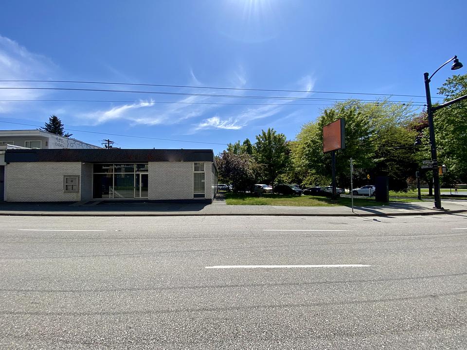 Main - 2700 Kingsway, Vancouver, BC