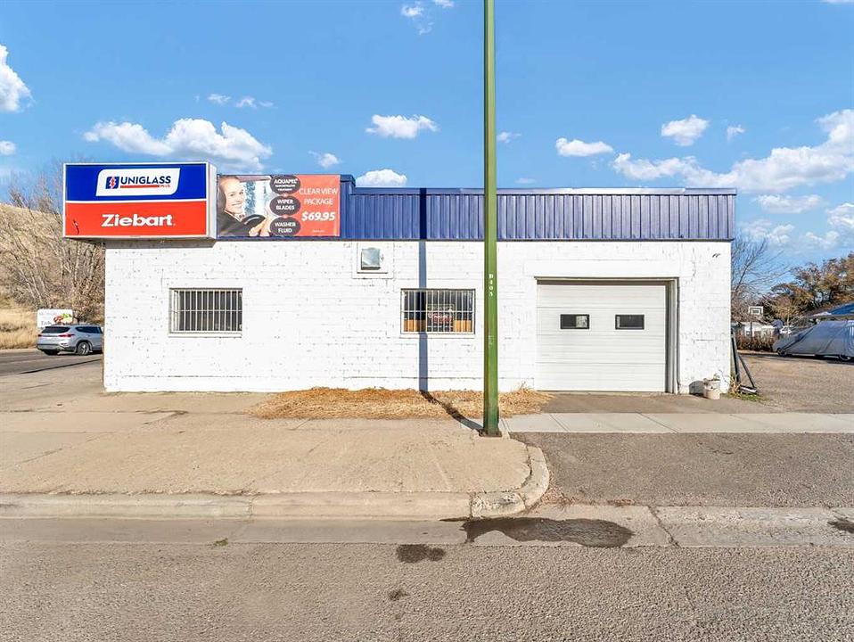 Kingsway Avenue Southeast, Medicine Hat, AB