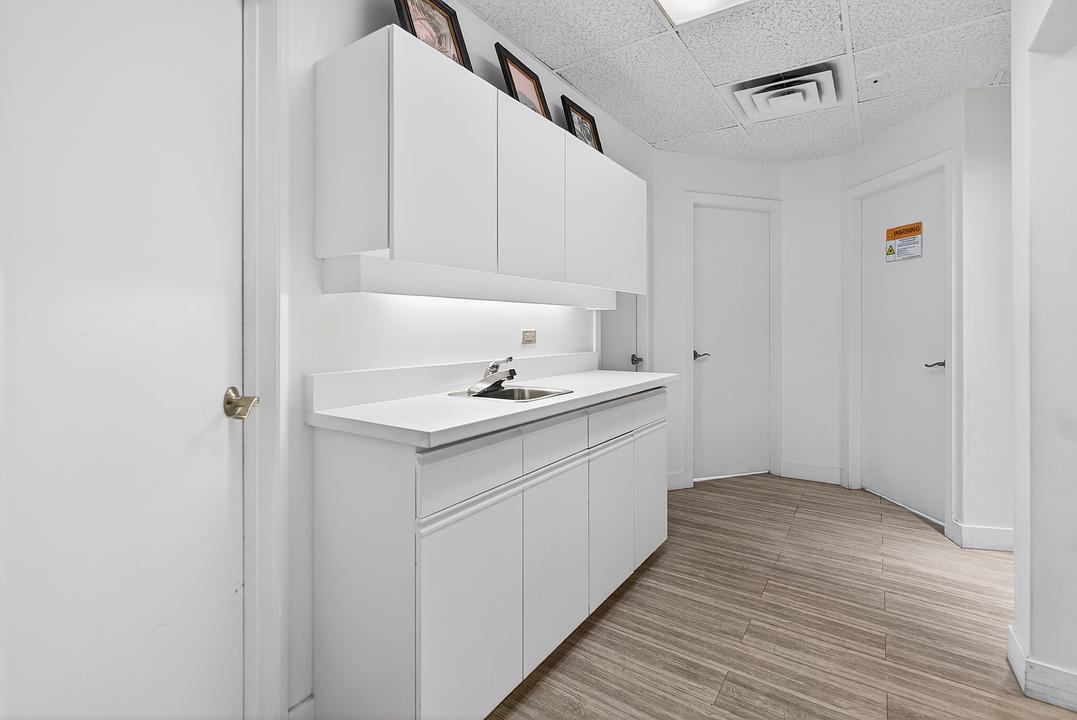 12085 CONFIDENTIAL, North Vancouver, BC