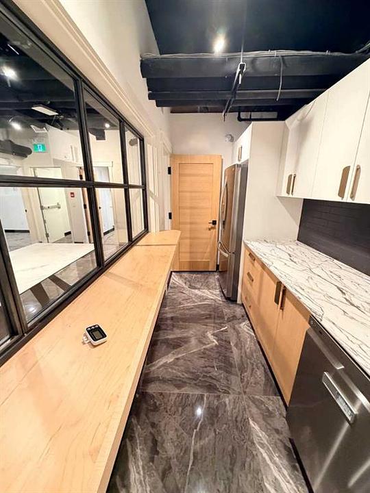 222 - 14 Avenue Southwest, Calgary, AB