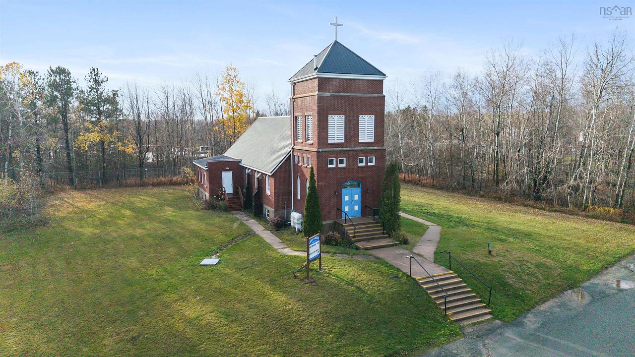 14 Church Street, Lantz, NS