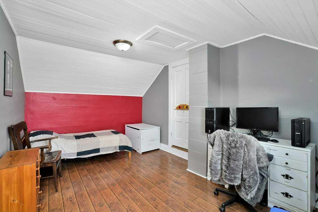 39212A - Highway 766, Red Deer County, AB