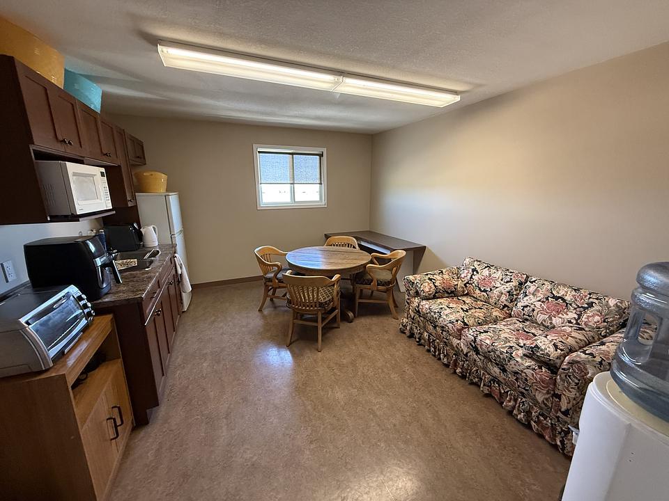 111 1 Avenue South, Vauxhall, AB