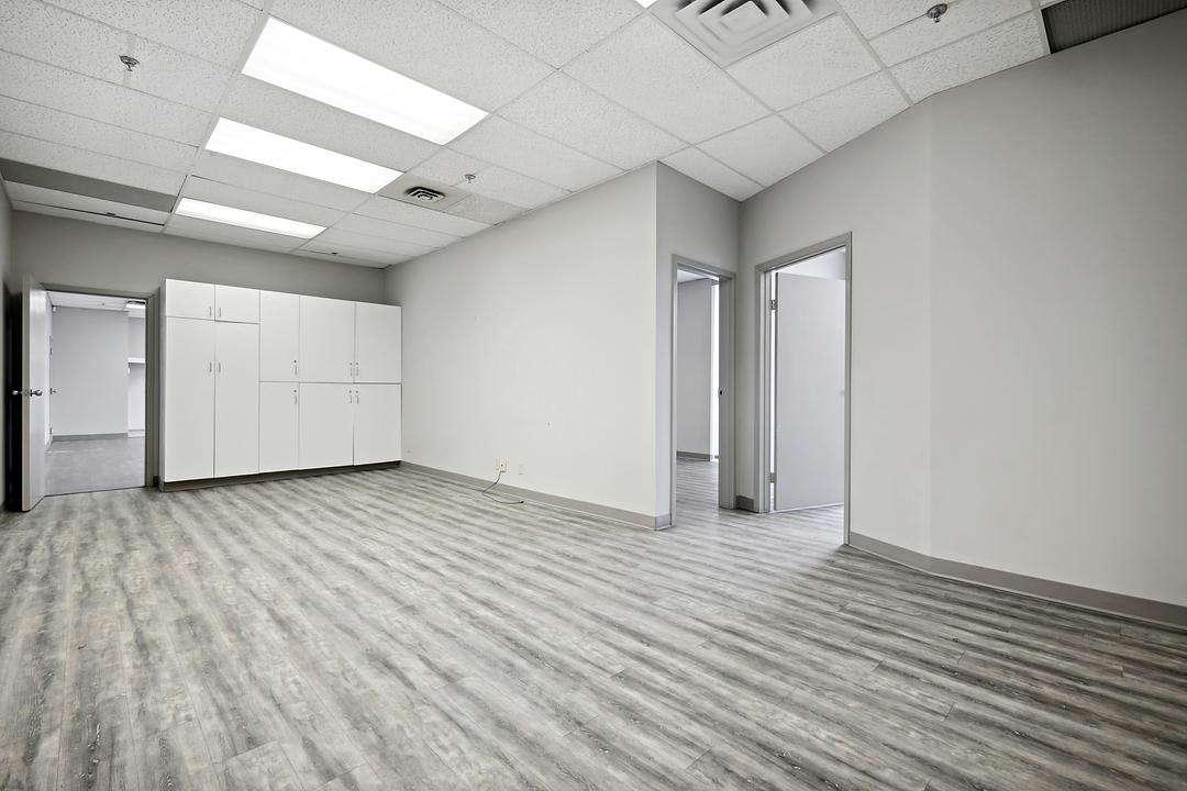 102 - 4441 76 Avenue Southeast, Calgary, AB