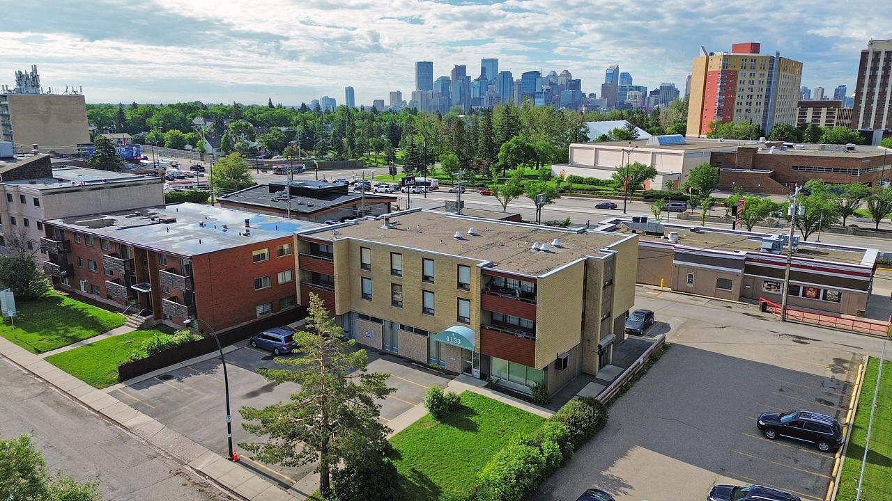 1133 17 Avenue Northwest, Calgary, AB