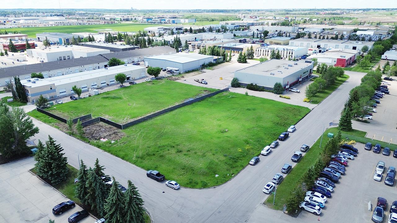 10830 180 Street Northwest, Edmonton, AB