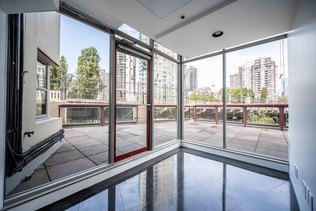701 - 1006 Beach Avenue, Vancouver, BC