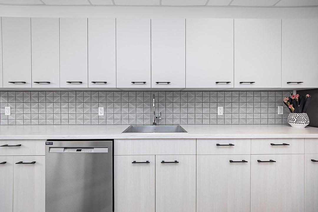 800 - 10065 Jasper Avenue, Edmonton, AB
