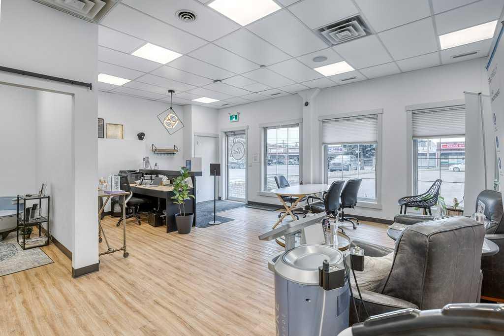 115b 4 Avenue West, Cochrane, AB