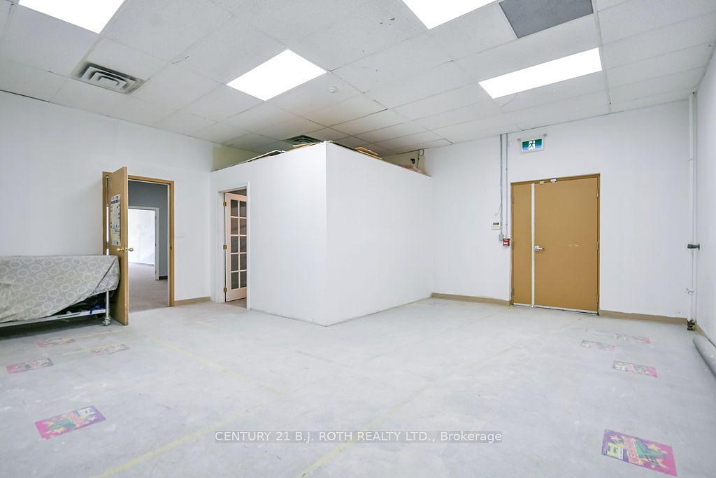 11 - 400 Laclie Street, Orillia, ON