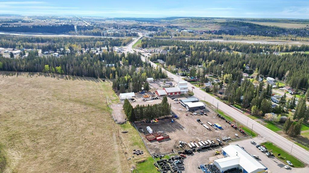 1101 Main Avenue East, Sundre, AB