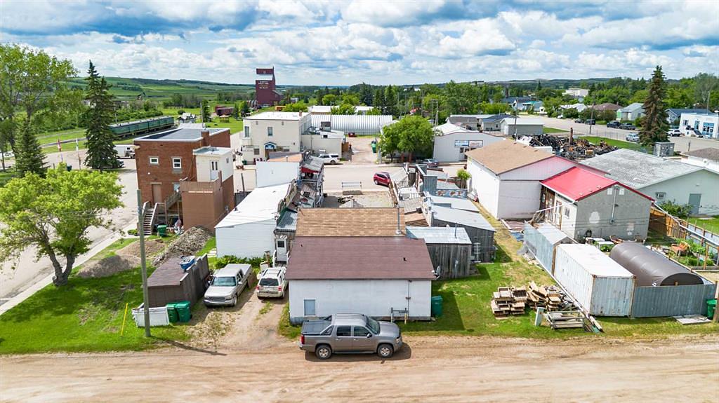 44 Main Street East, Big Valley, AB