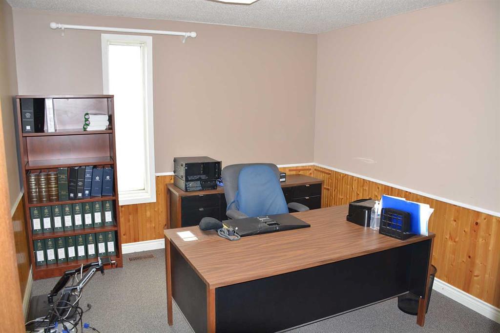 9910 97 Avenue, Peace River, AB
