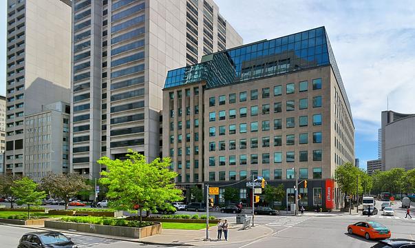 375 University Avenue, Toronto, ON