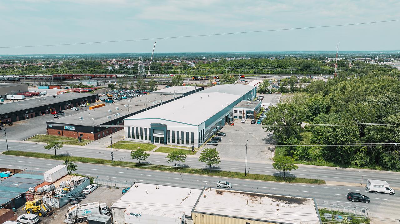 9055 Boulevard Henri-Bourassa Est, Montréal, QC