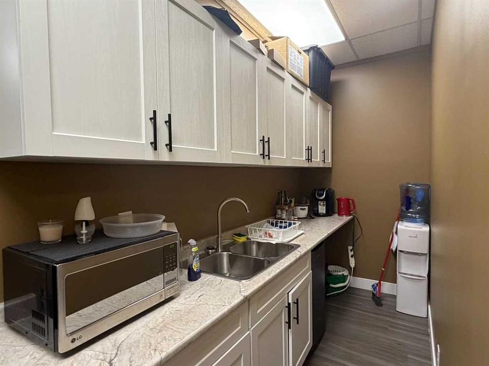 204 - 136 17 Avenue Northeast, Calgary, AB