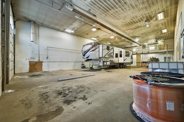 39325 Range Road 273, Bentley, AB