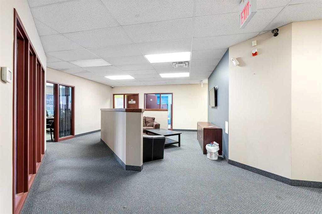 4852 50 Avenue Northeast, Calgary, AB