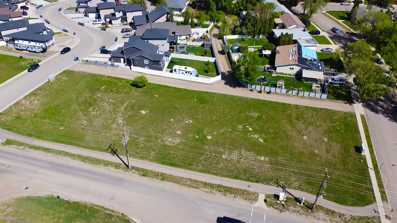 1064 1st Street SW, Medicine Hat, AB