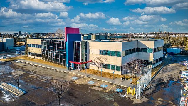 9520 42 Avenue Northwest, Edmonton, AB