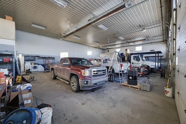 39325 Range Road 273, Bentley, AB