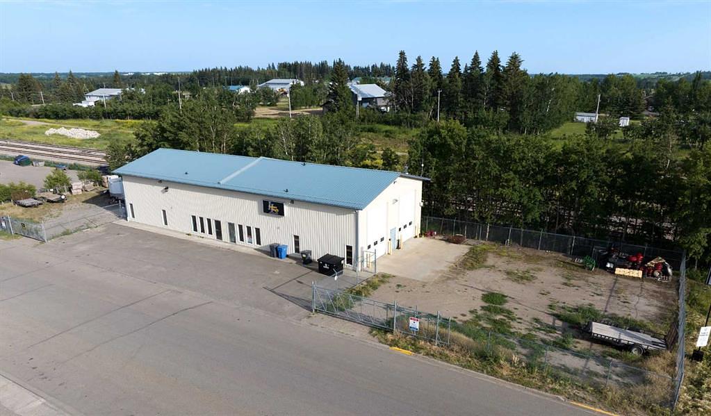 4911 50 Avenue, Eckville, AB