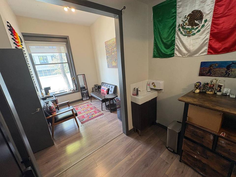 211CDE - 552 Columbia Street, New Westminster, BC