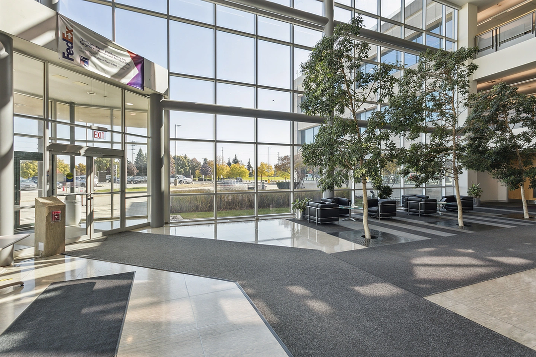 00100 - 5985 Explorer Drive, Mississauga, ON