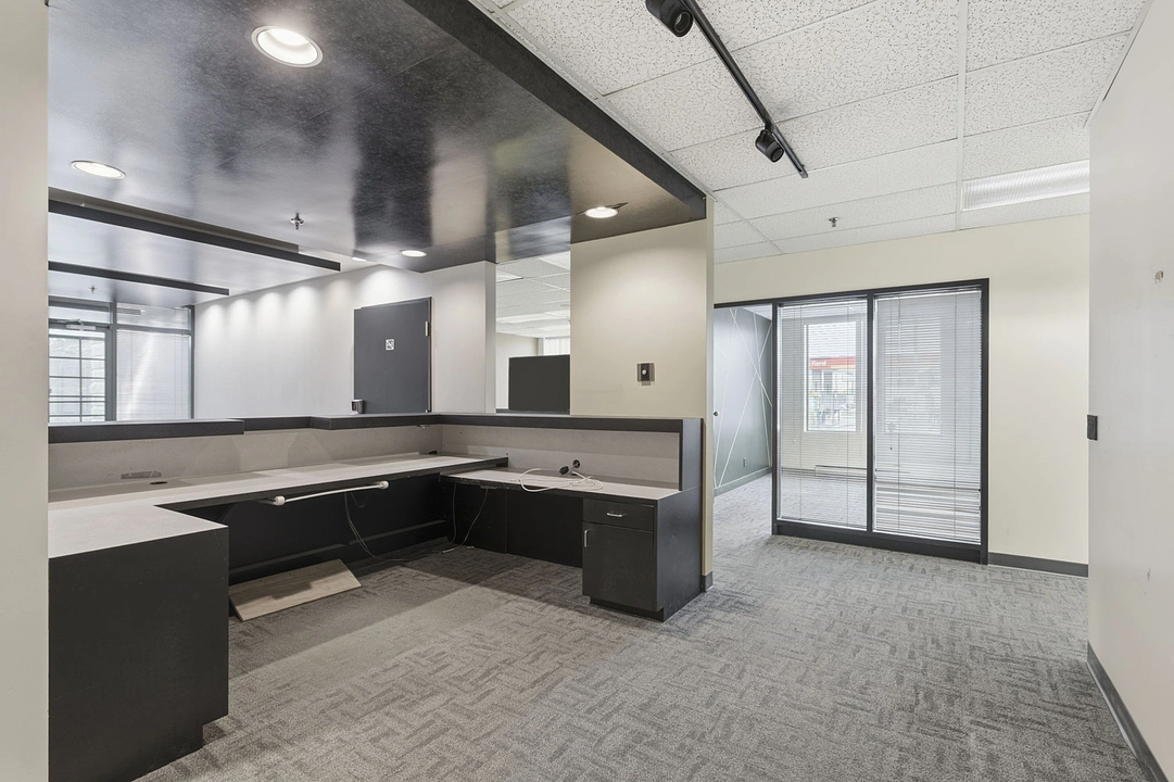 8162 - 8150 Boulevard Métropolitain Est, Montréal, QC