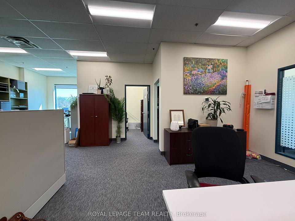 900 Morrison Drive, Ottawa, ON
