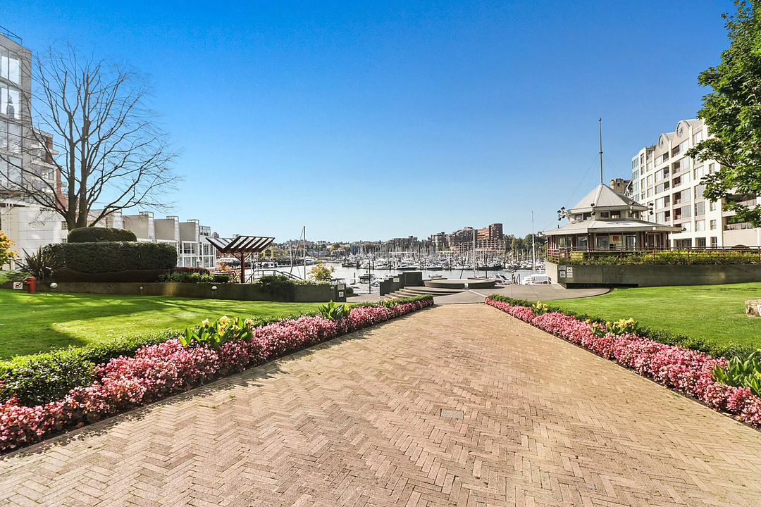701 - 1006 Beach Avenue, Vancouver, BC