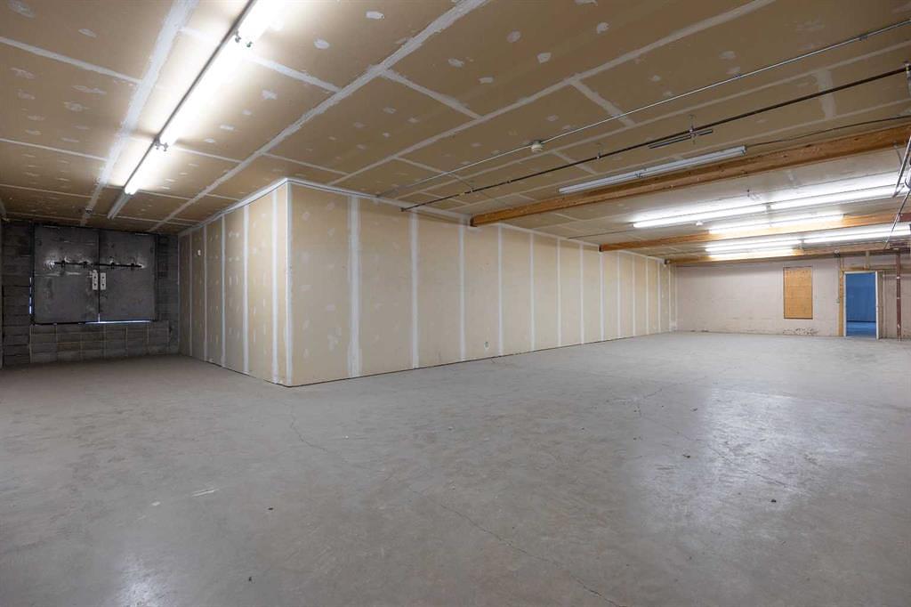 100 - 9401 Franklin Avenue, Fort McMurray, AB