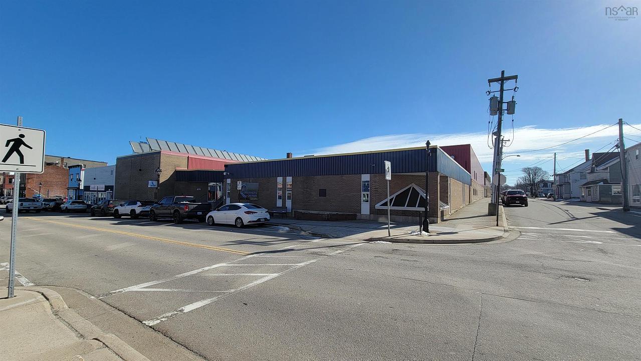 275 Main Street, Yarmouth, NS