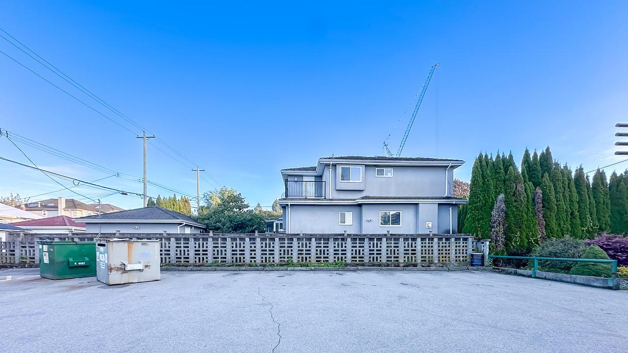 8273 Oak Street, Vancouver, BC