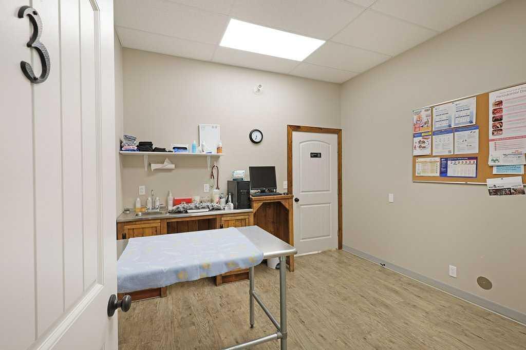 50 Upland Boulevard West, Brooks, AB