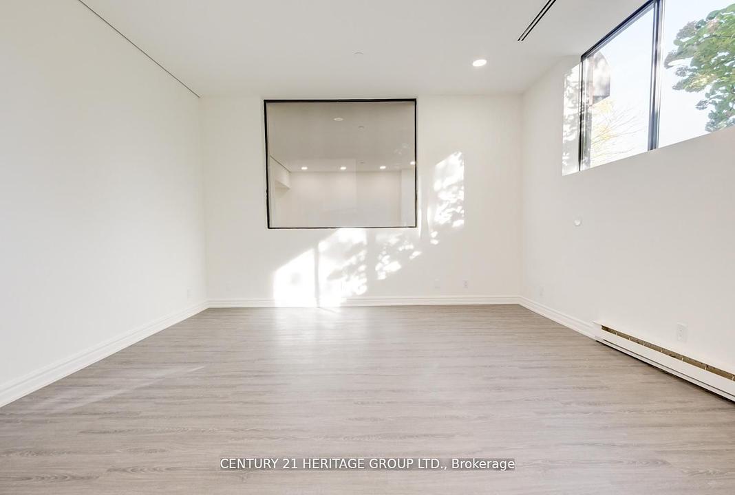 101 - 2900 Yonge Street, Toronto, ON