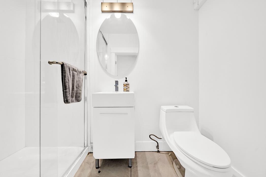 6625 Fraser St, Vancouver, BC